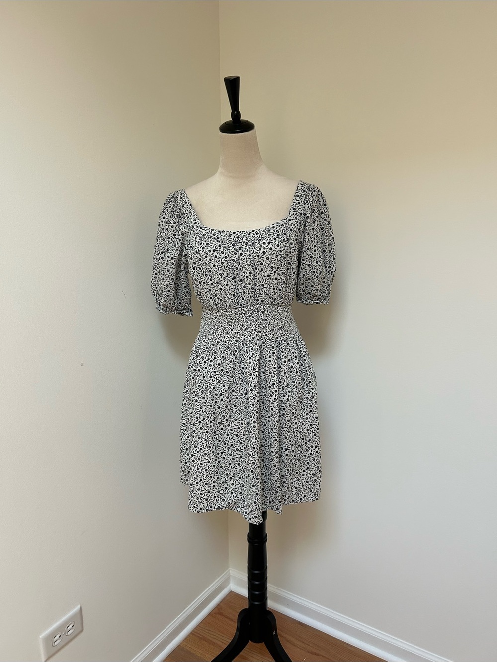 Old Navy Black & White Puff-Sleeve Square-Neck Mini Dress